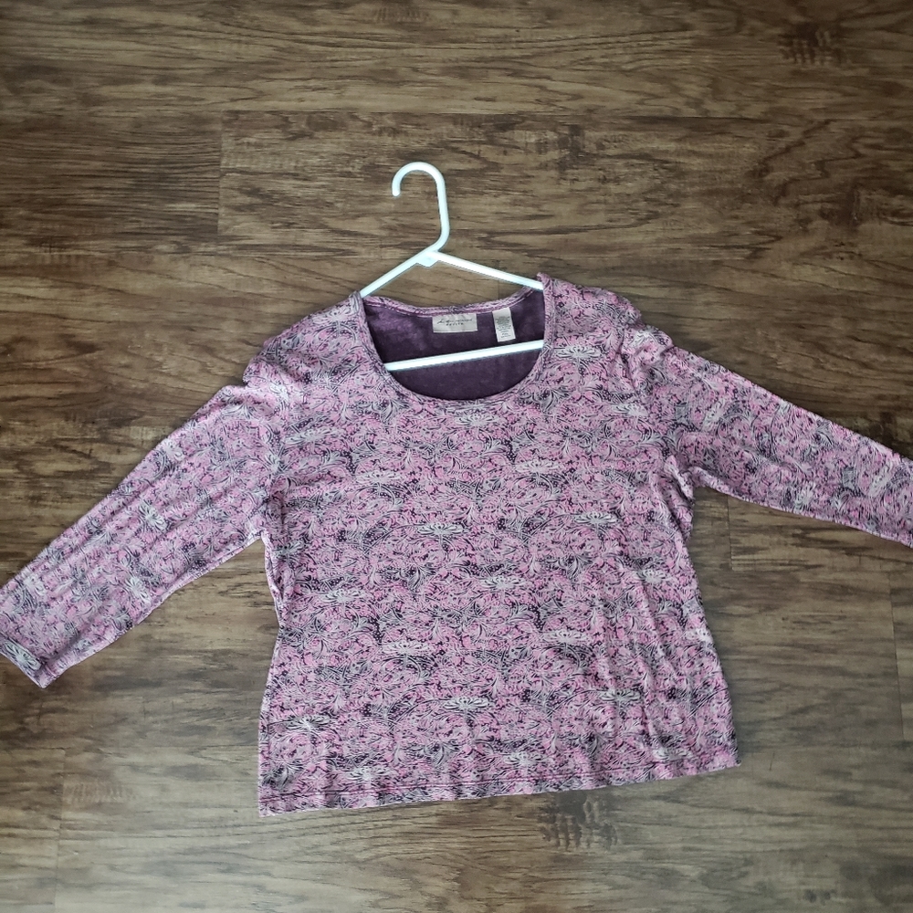 i.e. relaxed petite top with 3/4 sleeves